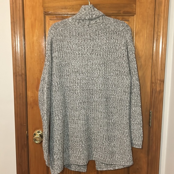 Larry Levine Cable Knot Cardigan W/Pockets - Picture 8 of 8